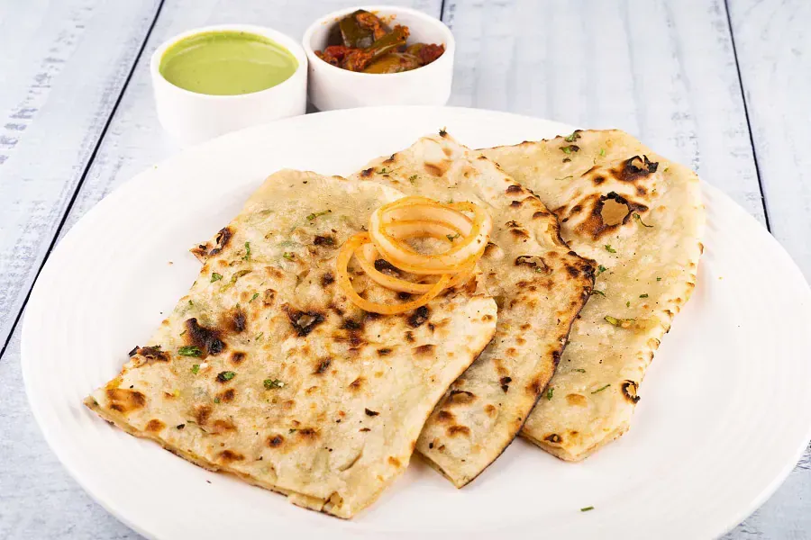 Onion Naan With Gravy